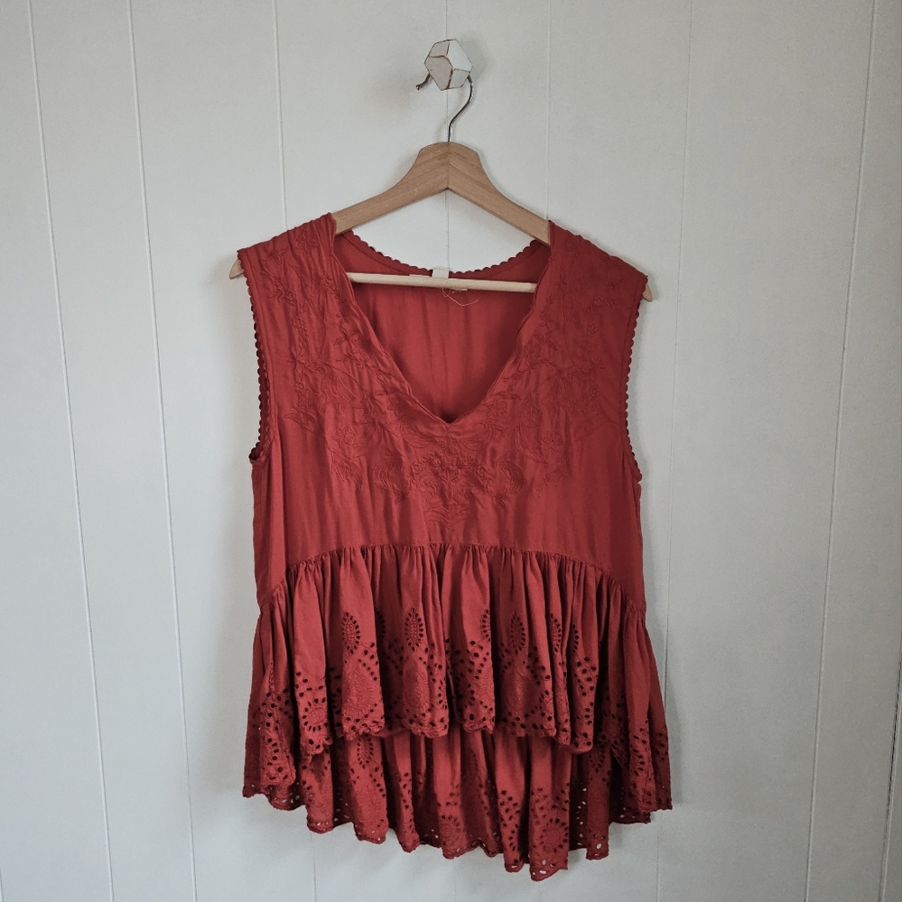 ☆ CHELSEA & VIOLET Scarlet Eylet Top